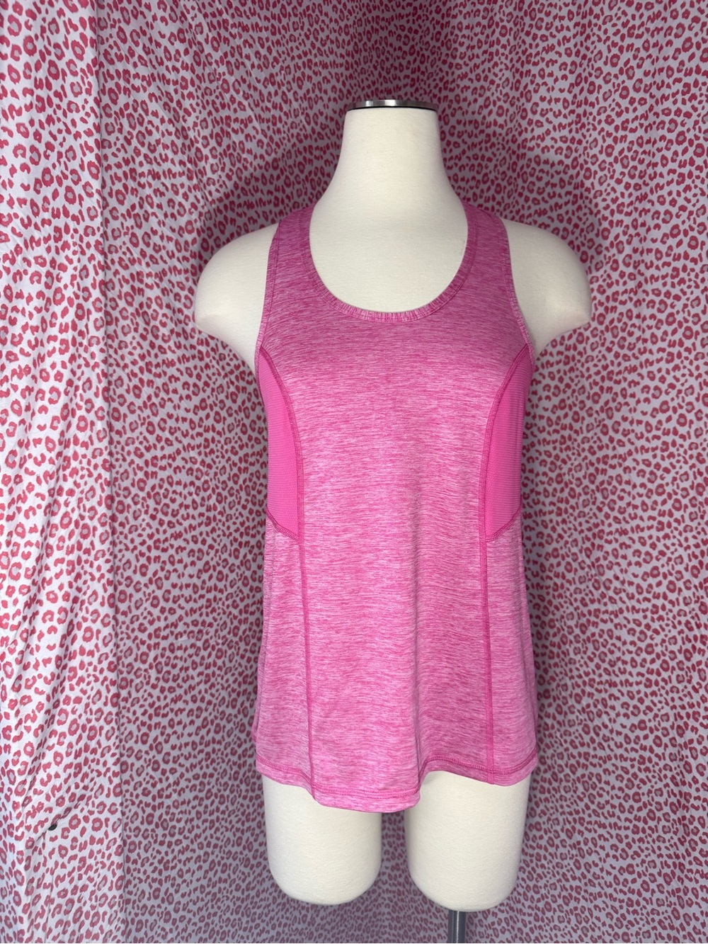 3 Tank Tops - Picture 4 of 9